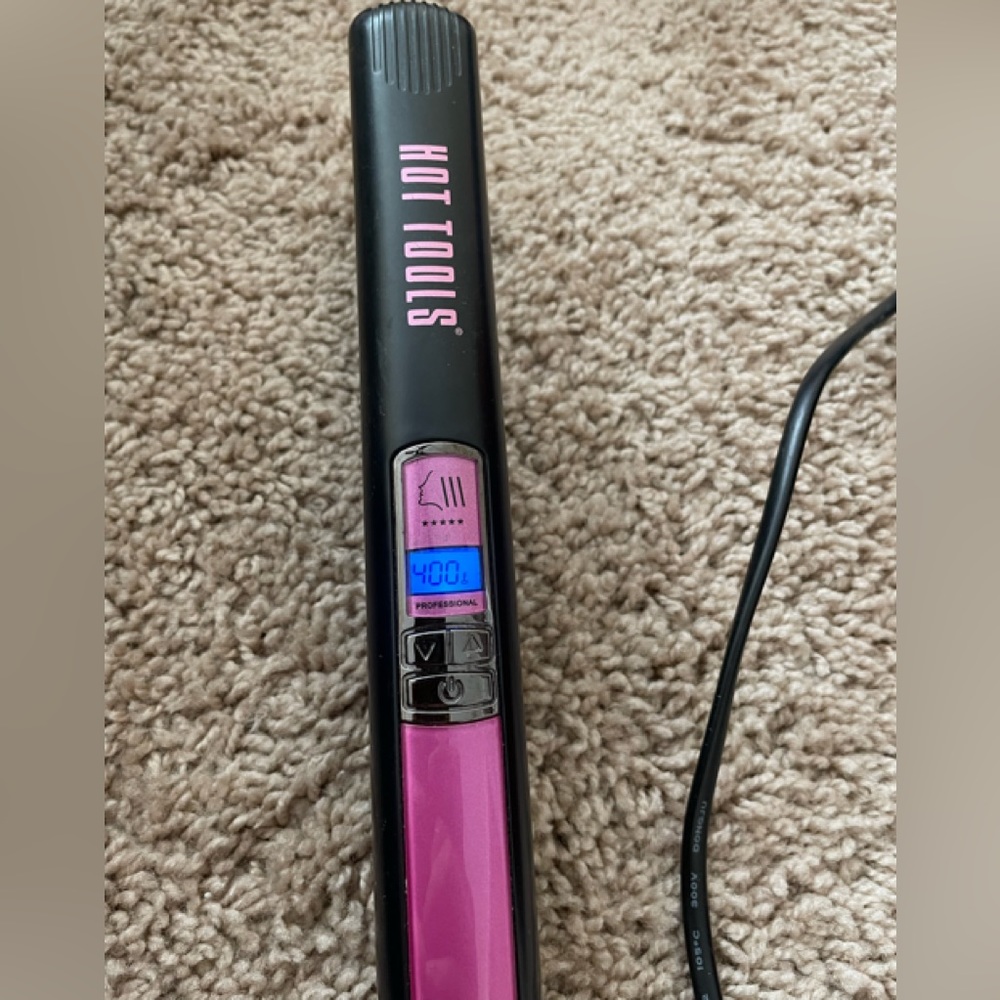 Hot tools flat iron